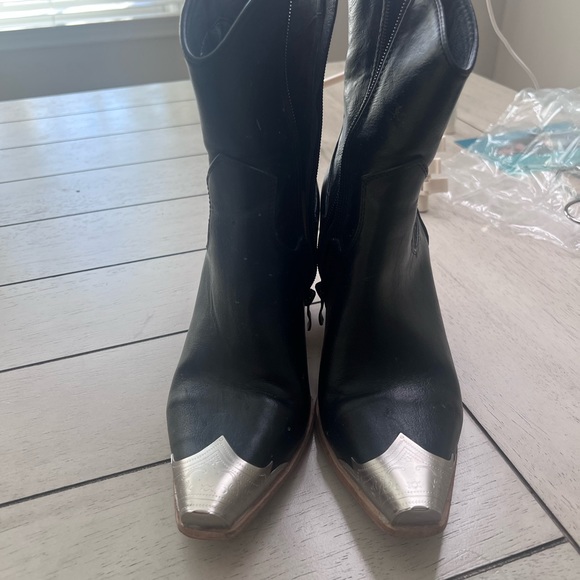 Boots - Picture 3 of 3